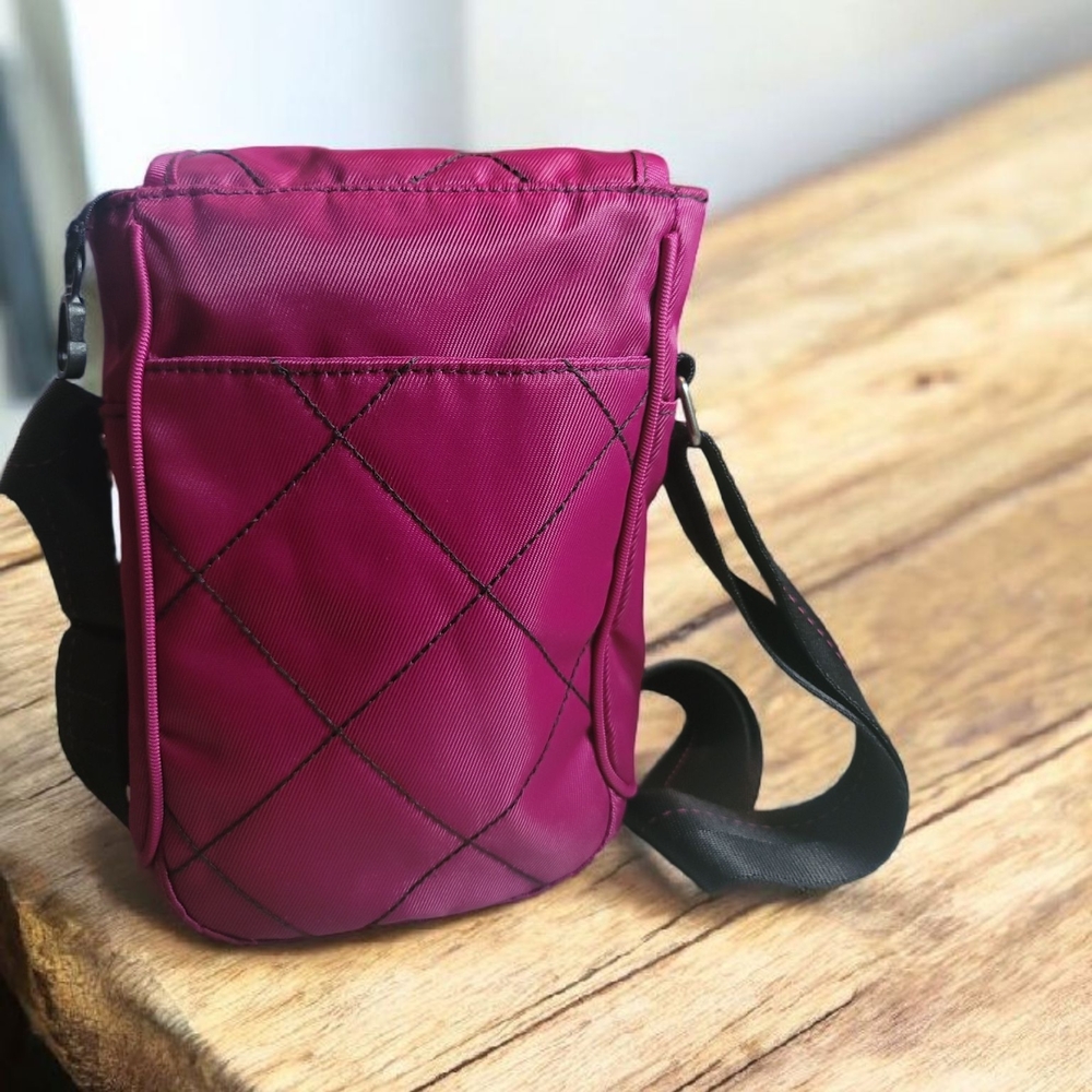 The North Face Unisex Quilted Nylon Crossbody Bag EUC - Picture 3 of 8